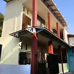 Rumah kost putri ASSALAAM