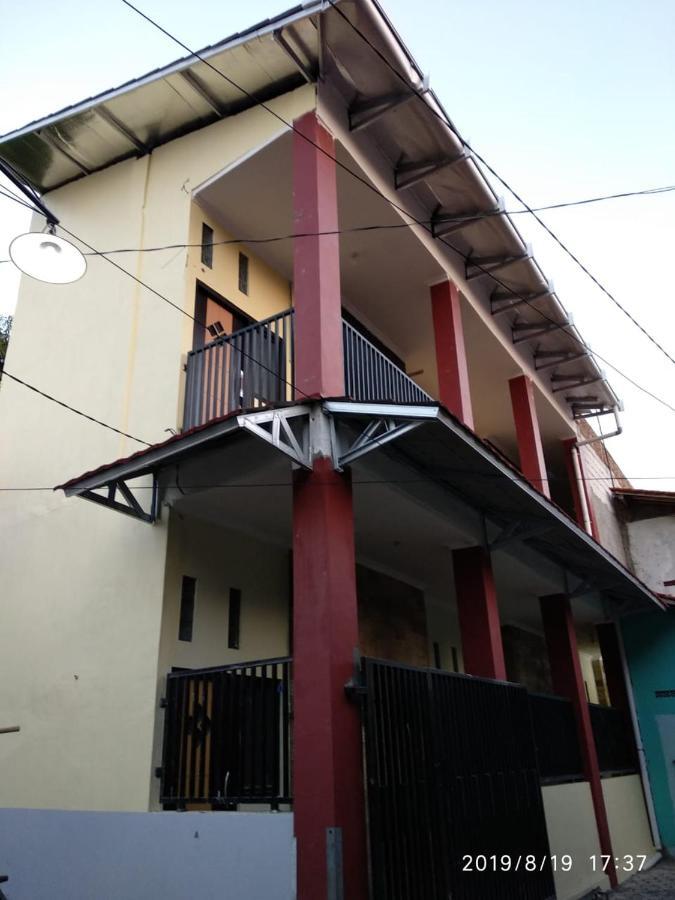 Wisma tamu Rumah Kost Putri Assalaam *